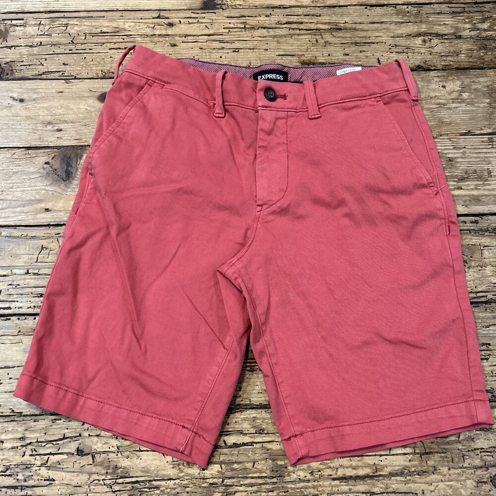 EXPRESS Mens size 28 orange 'Slim above the knee' short NWOT